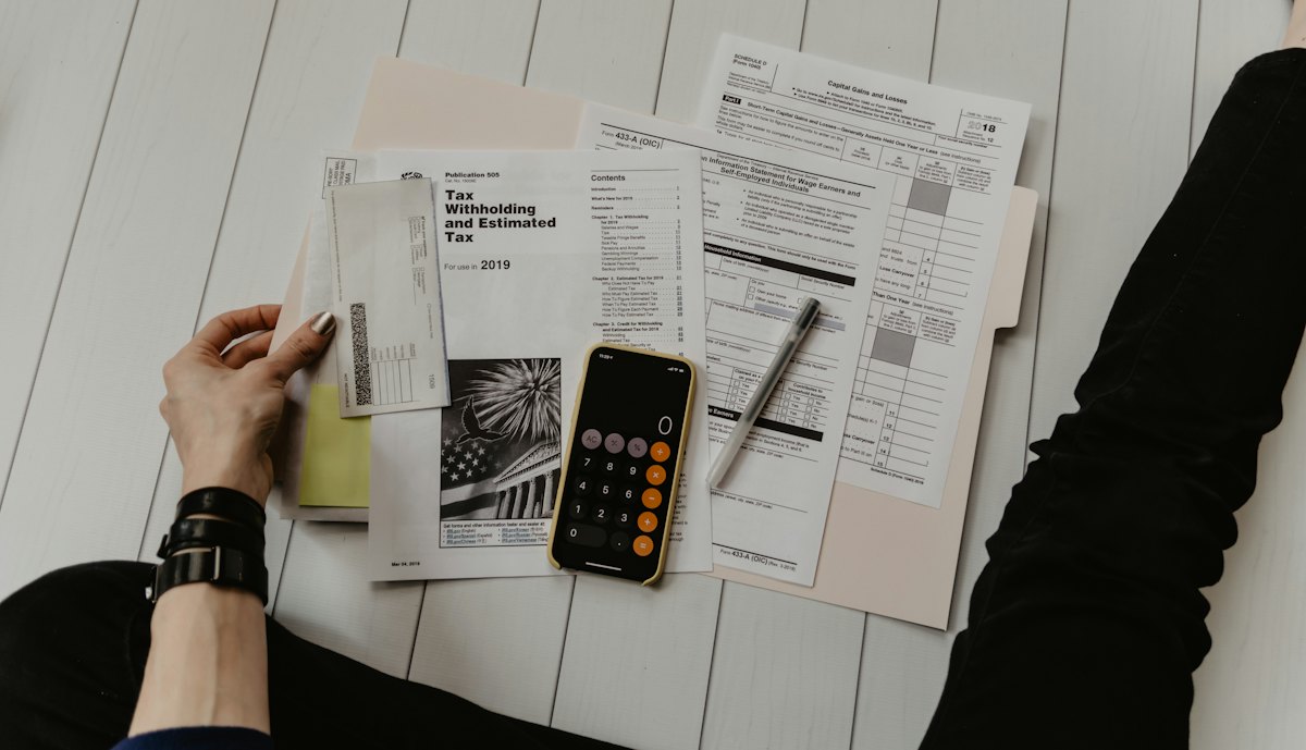 Métodos de valoración de empresas (DCF, múltiplos y patrimonial): cuál elegir al emprender en España